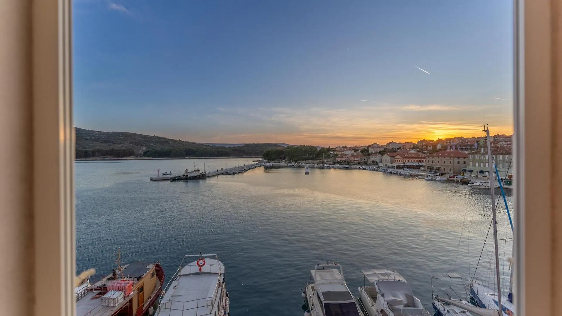 Bella Vista Apartment Cres 0*,  Croatia